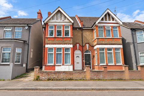 2 bedroom flat to rent, Conway Road, Luton LU4