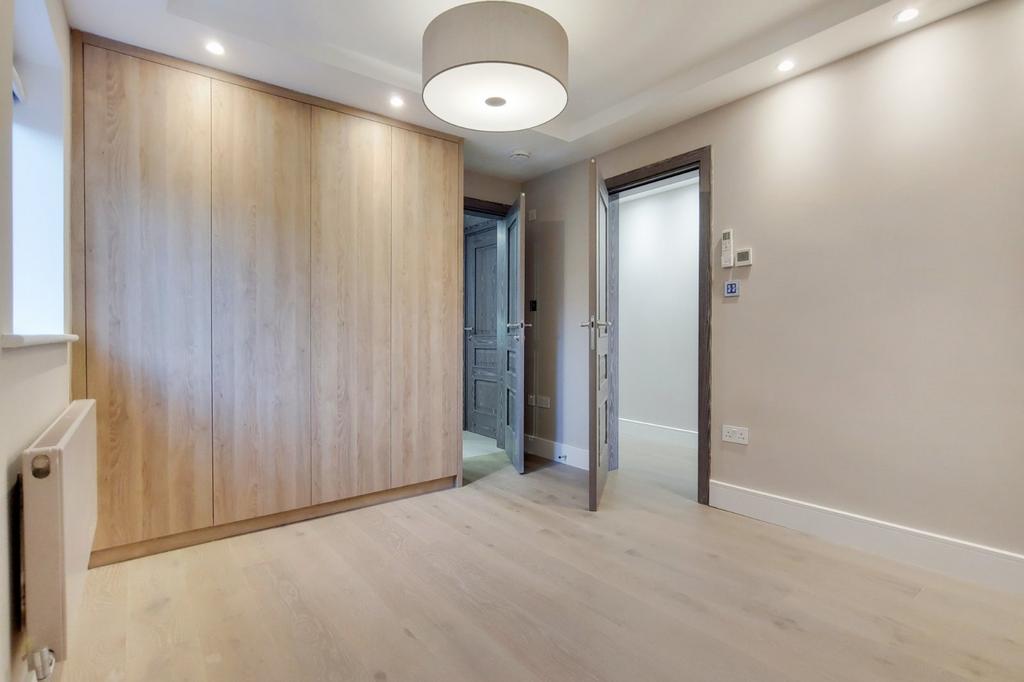 Apartment in London - View 5