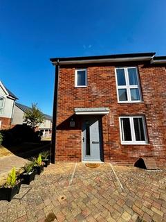2 bed semi-detached house for rent in PROPERTY a stylish two-bedroom semi-detached home ideal for professionals or a young family. 1850 pcm. Available from 1
