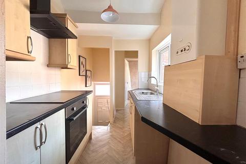 3 bedroom flat to rent, Northbourne Street, Gateshead