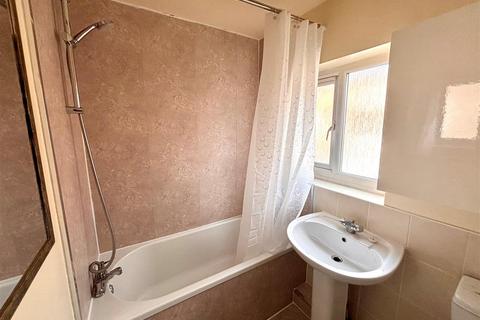 3 bedroom flat to rent, Northbourne Street, Gateshead