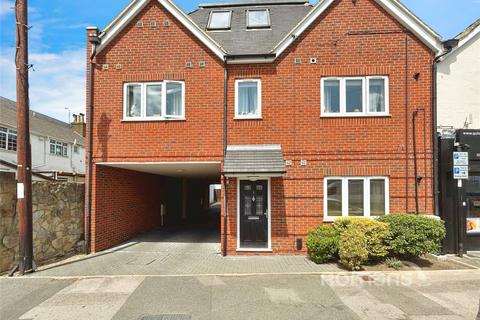 1 bed flat/apartment for rent in Queens Road, Farnborough, GU14