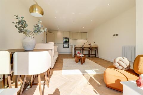 undefined, Hall Crescent, Hadleigh SS7