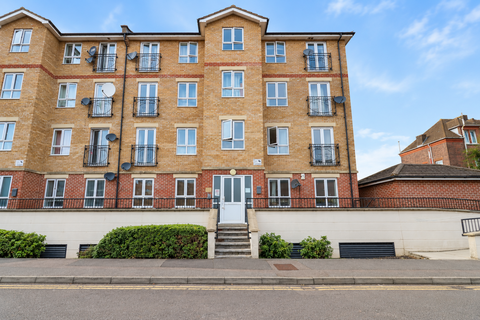 3 bedroom flat to rent, Grove Road, Luton LU1