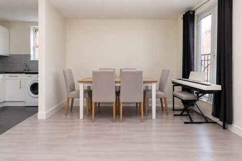 3 bedroom flat to rent, Grove Road, Luton LU1