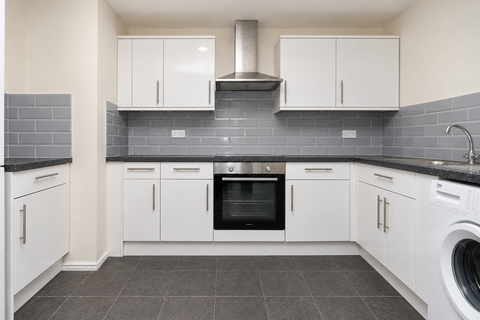 3 bedroom flat to rent, Grove Road, Luton LU1