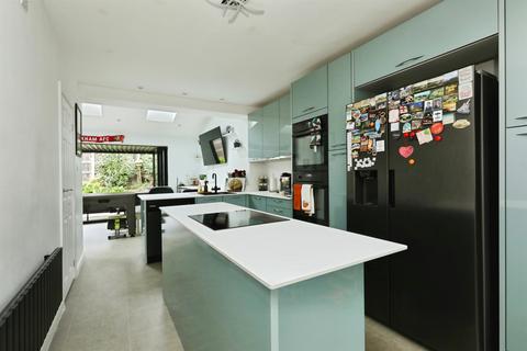 3 bedroom semi-detached house for sale, St. Andrews Grove, Hatfield, Doncaster