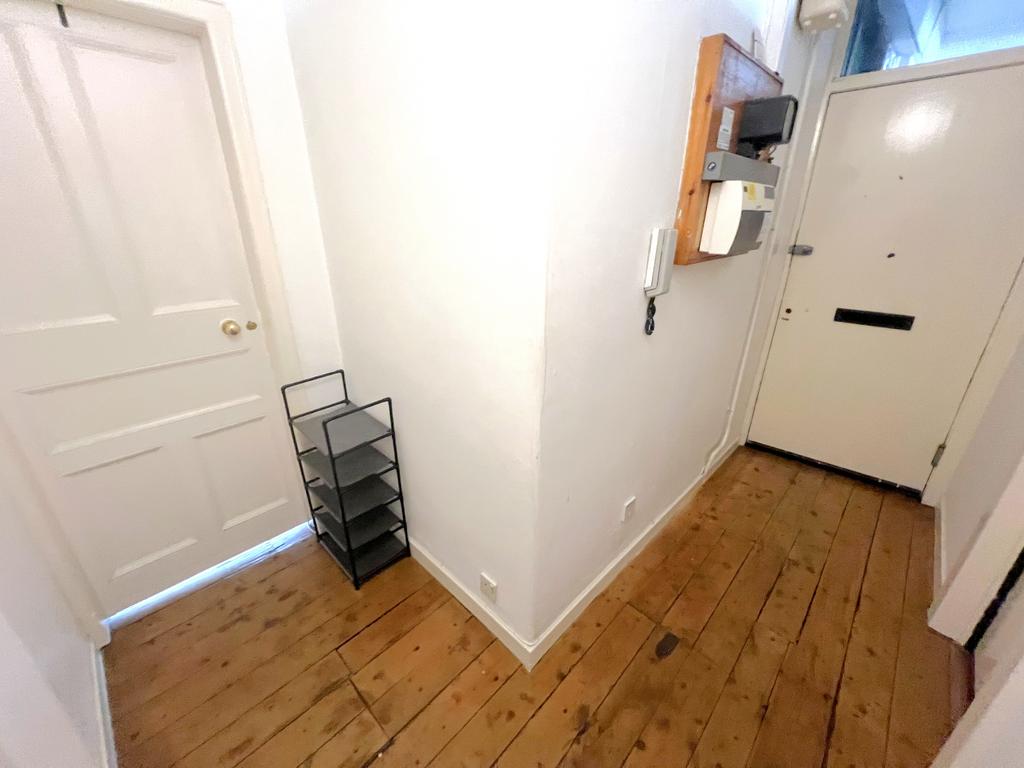 Apartment in Glasgow - View 2