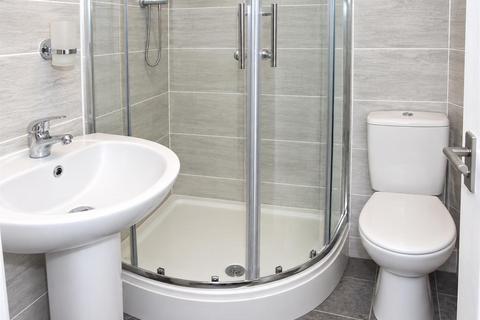 1 bedroom in a house share to rent, Springfield Road, Ashford TW15