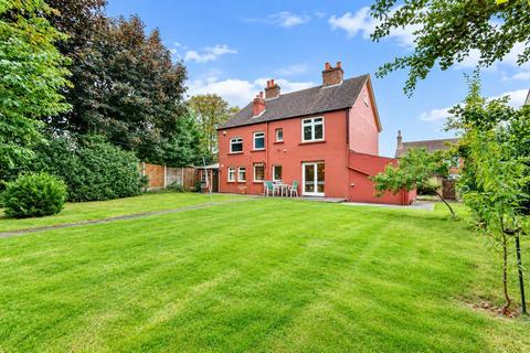1 bedroom in a house share to rent, Springfield Road, Ashford TW15