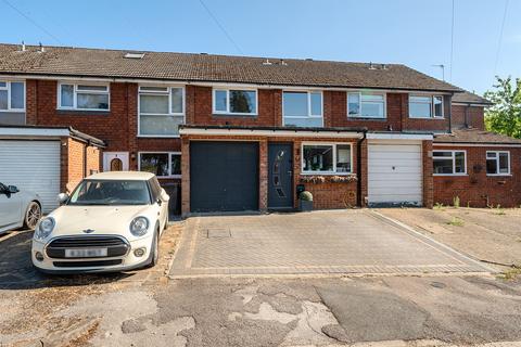 3 bedroom terraced house for sale, Courtfield Drive, Maidenhead