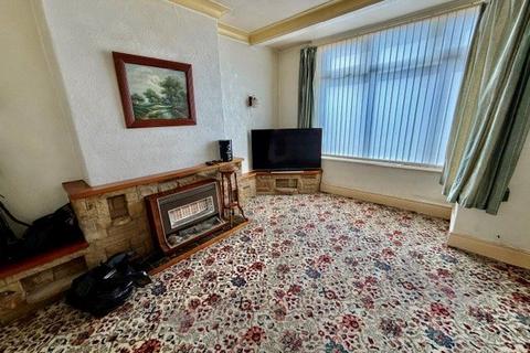 3 bedroom end of terrace house for sale, Speeton Avenue, Bradford, West Yorkshire, BD7