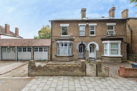 undefined, St Stephens Road, Hounslow TW3