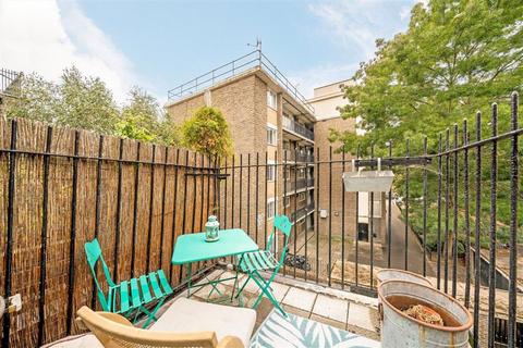 1 bedroom flat for sale, Cavell Street, London E1