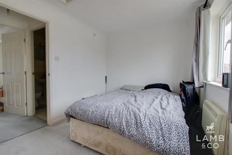 1 bedroom maisonette for sale, Caterham Close, Clacton-On-Sea CO16