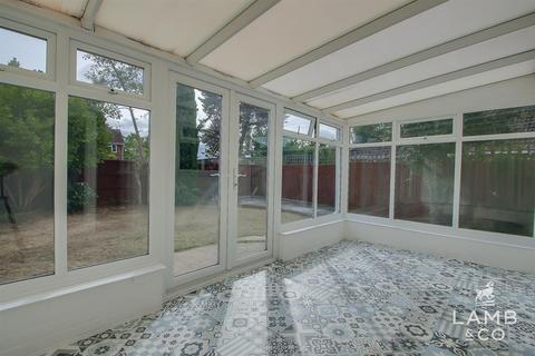 3 bedroom end of terrace house for sale, Blake Drive, Clacton-On-Sea CO16