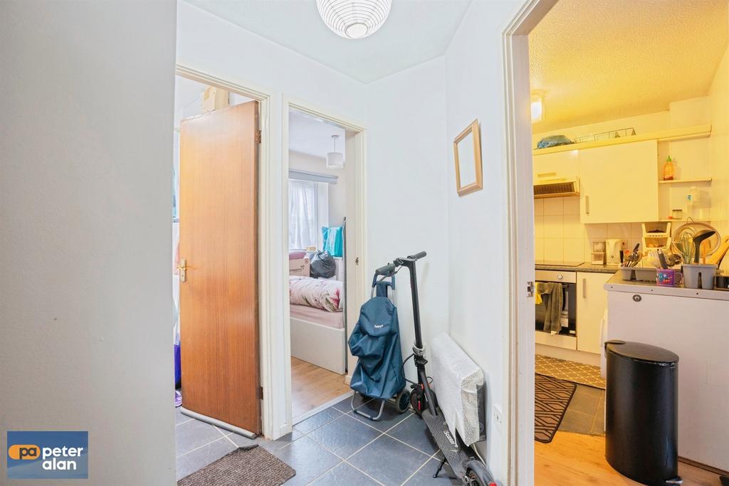 Apartment in Cardiff - View 3