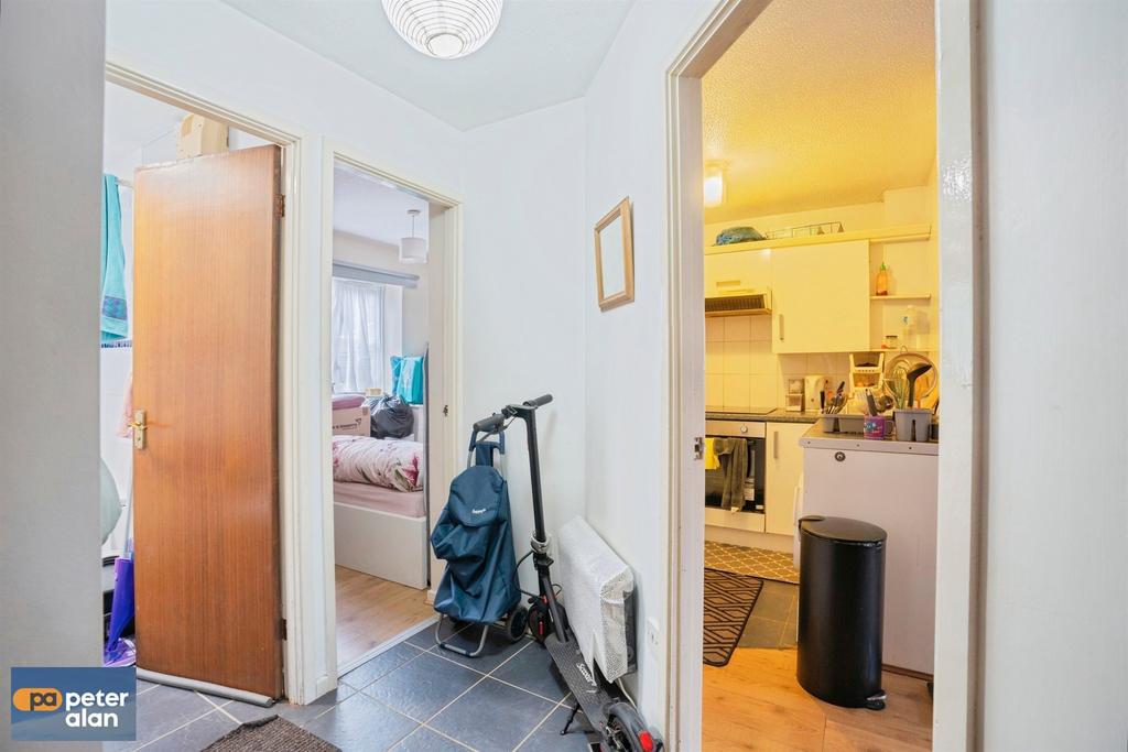 Apartment in Cardiff - View 5