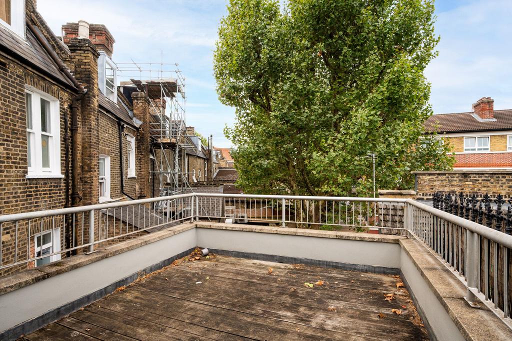 Apartment in London - View 4
