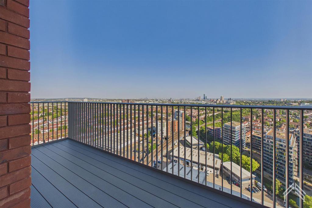 Apartment in Wembley - More