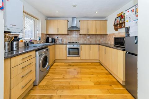 3 bedroom terraced house for sale, Binney Court, Crawley