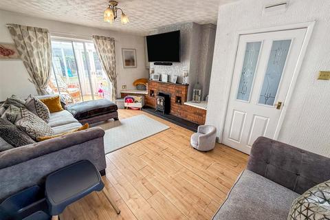 3 bedroom terraced house for sale, Coronation Drive, Chirk, Wrexham