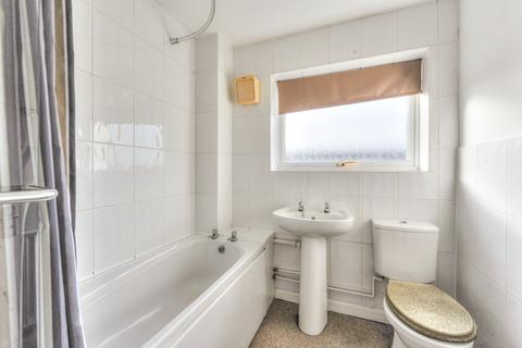 3 bedroom semi-detached house to rent, Clyde Place, Bletchley, Milton Keynes, MK3