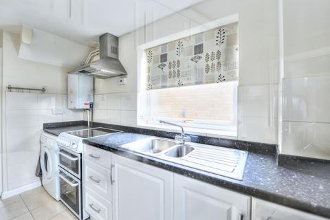 3 bedroom semi-detached house to rent, Clyde Place, Bletchley, Milton Keynes, MK3