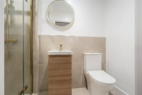 1 bedroom in a house share to rent, Royal Oak Road, Woking, Surrey, GU21