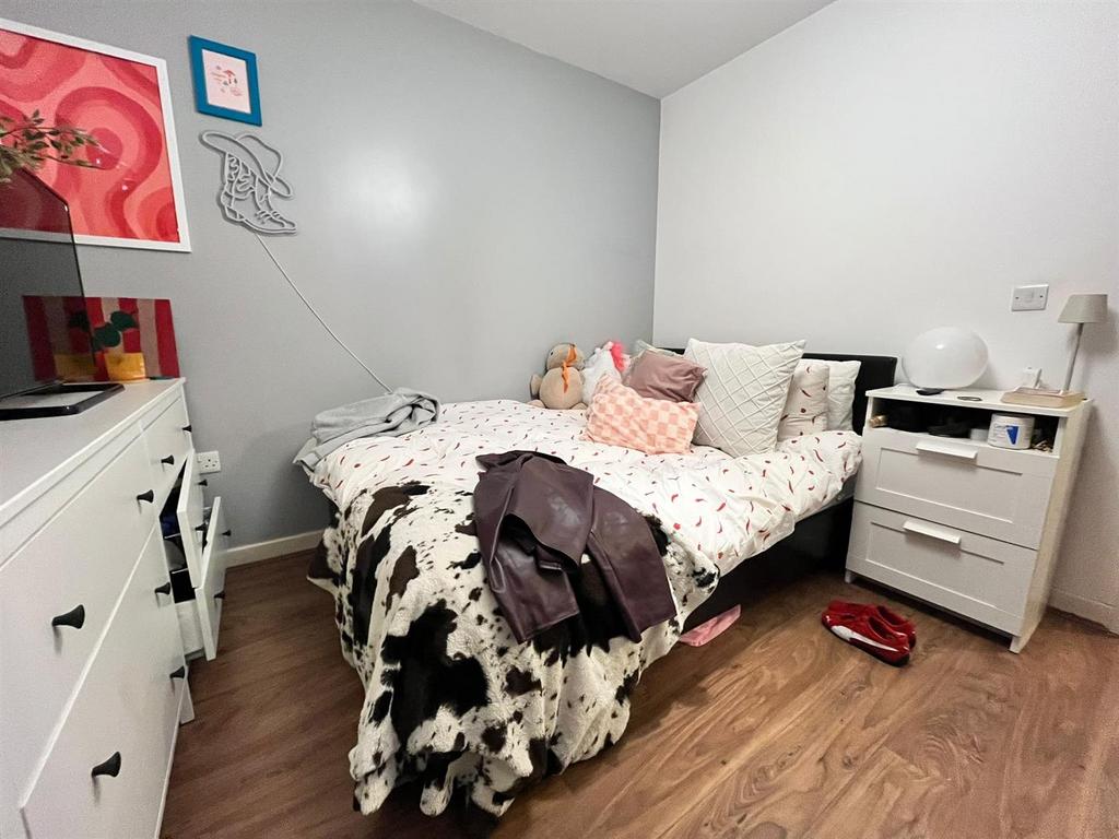 Apartment in Salford - View 2