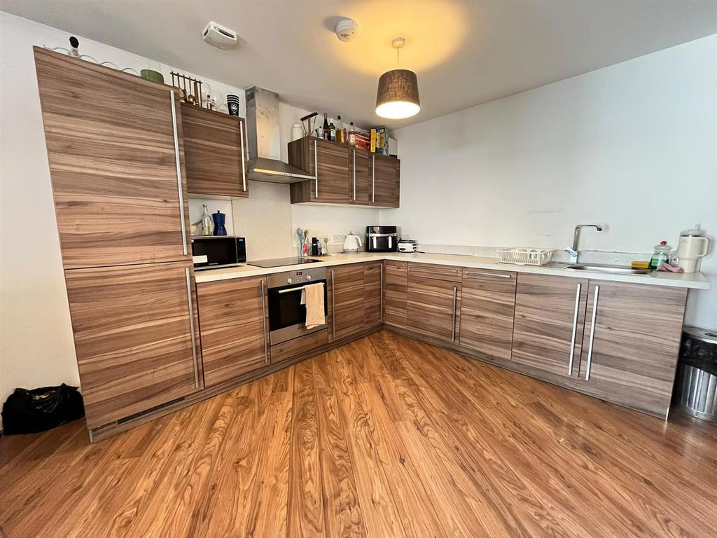 Apartment in Salford - View 4