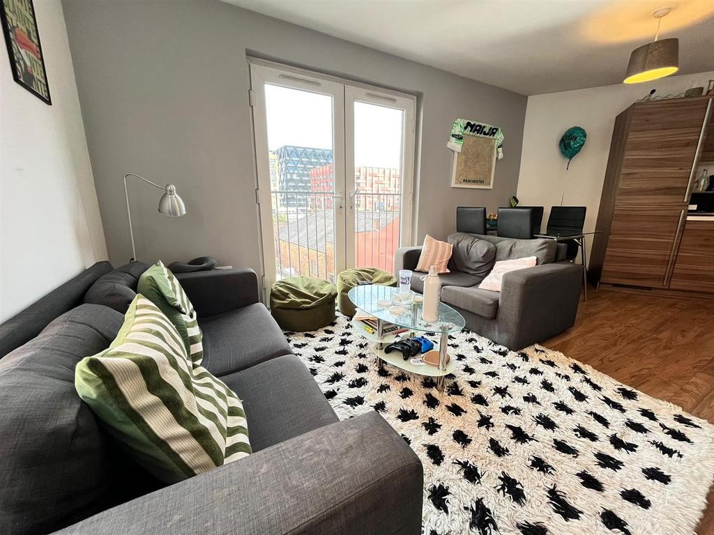 Apartment in Salford - More