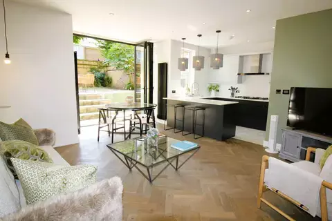 1 bedroom flat for sale, Priory Road, West Hampstead, NW6 3RE