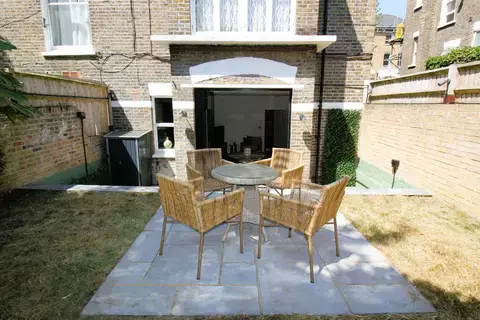 1 bedroom flat for sale, Priory Road, West Hampstead, NW6 3RE