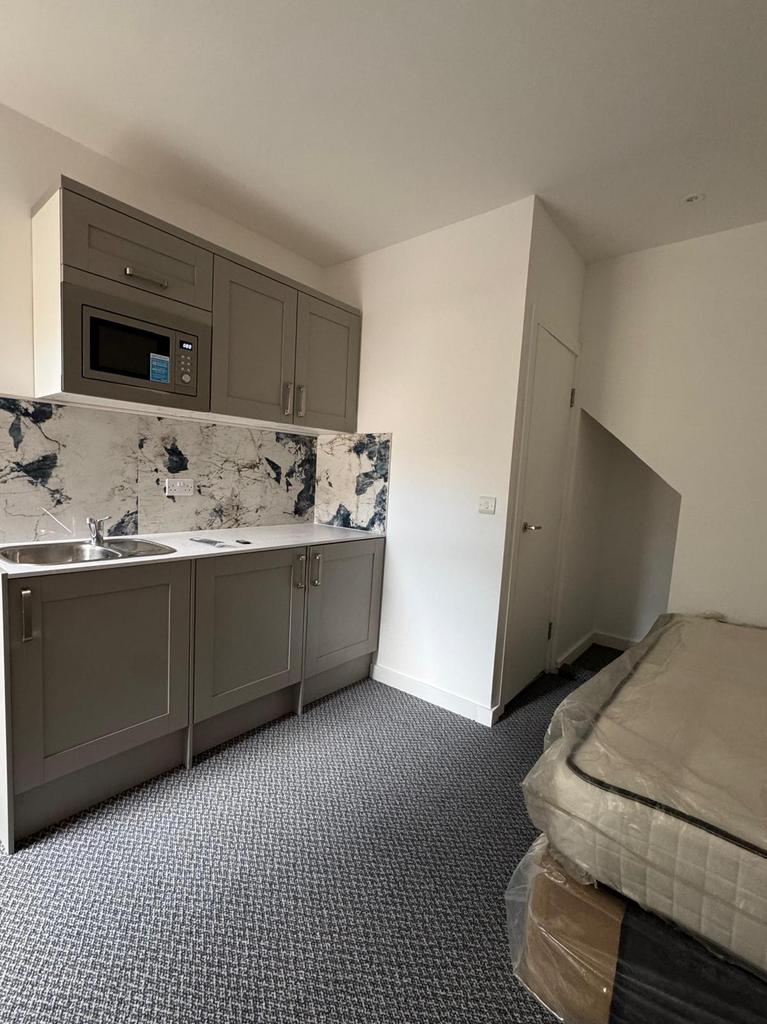 House in London - View 2