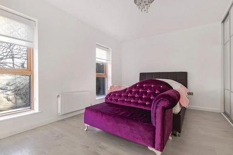 4 bedroom semi-detached house for sale, Cornell Gardens, Barnet