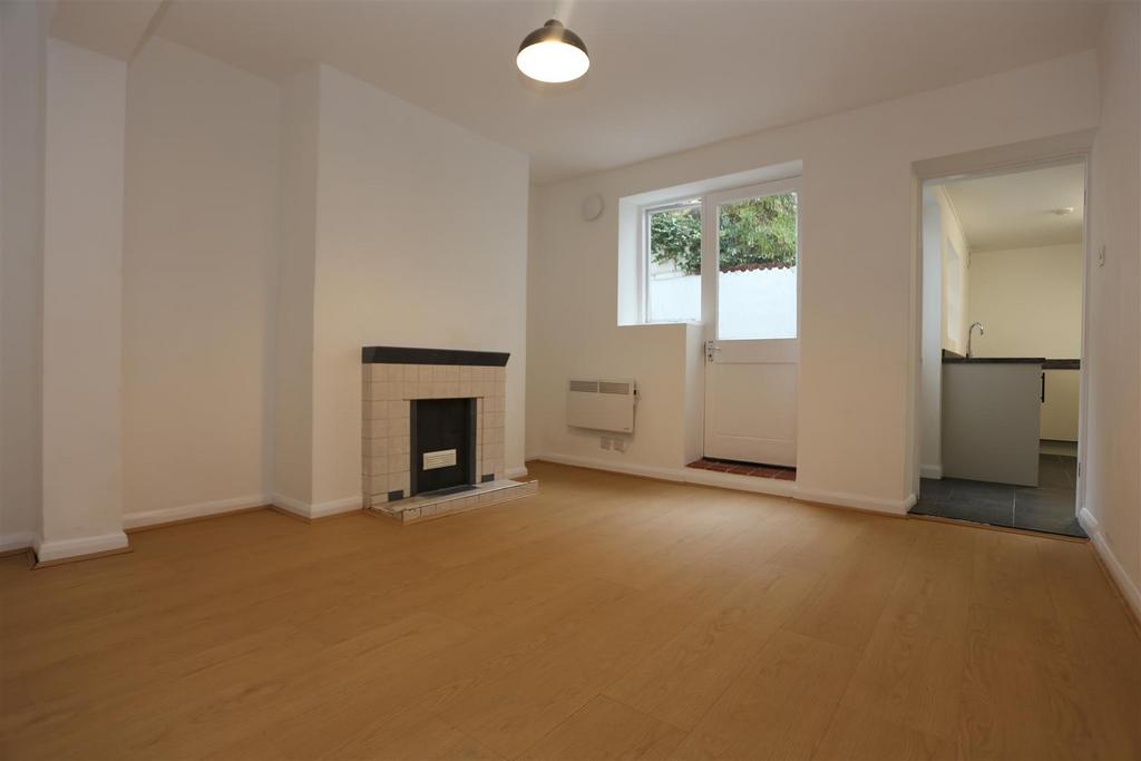 Apartment in Brighton - View 3