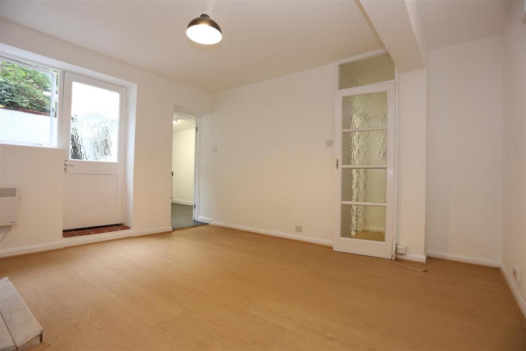 Apartment in Brighton - More