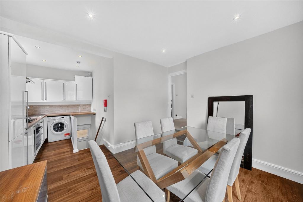 House in London - View 2