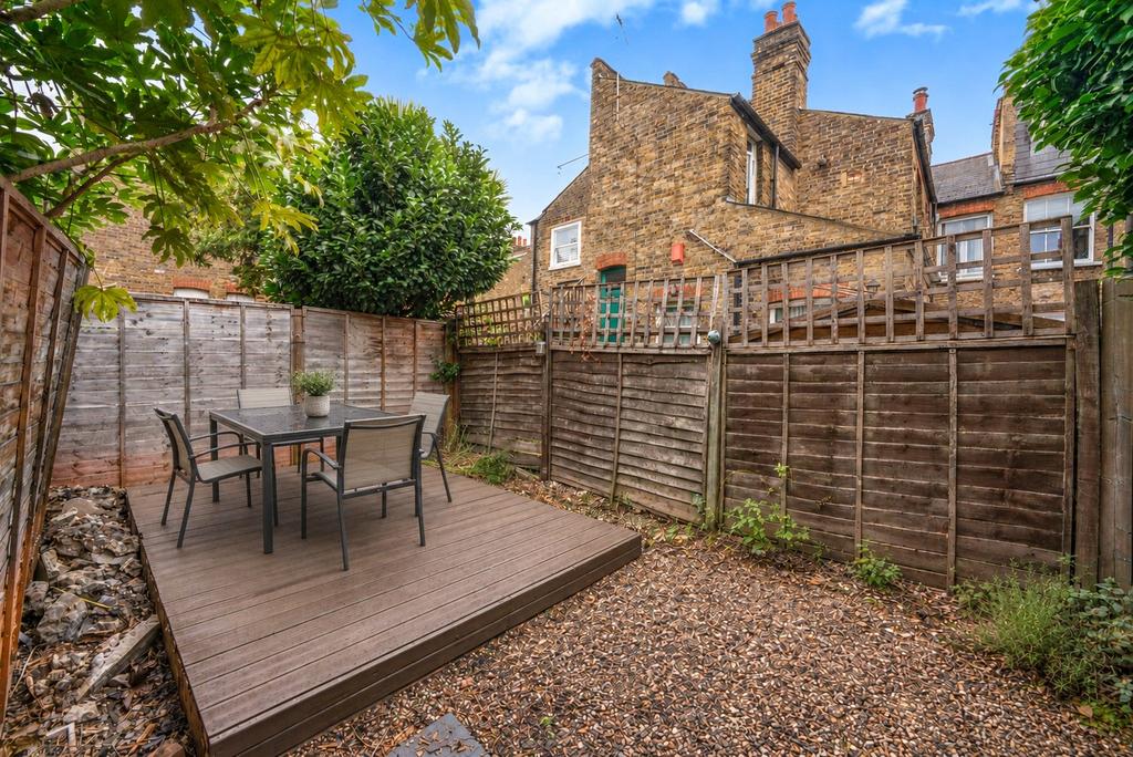House in London - View 5