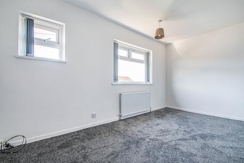 4 bedroom house to rent, Searness Road, Middleton, M24