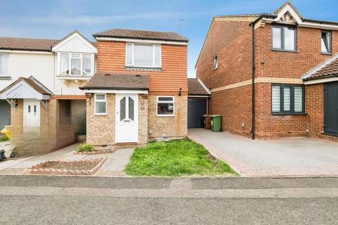 3 bedroom semi-detached house for sale, St. Michaels Close, Aveley, South Ockendon, Essex, RM15