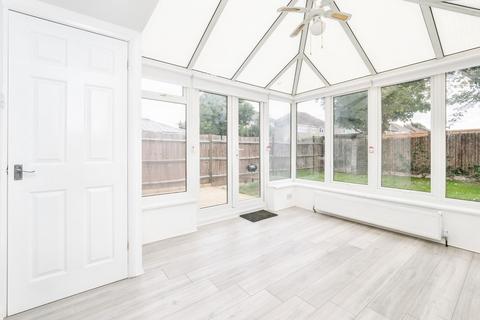 3 bedroom semi-detached house for sale, St. Michaels Close, Aveley, South Ockendon, Essex, RM15