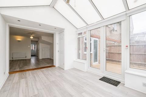 3 bedroom semi-detached house for sale, St. Michaels Close, Aveley, South Ockendon, Essex, RM15