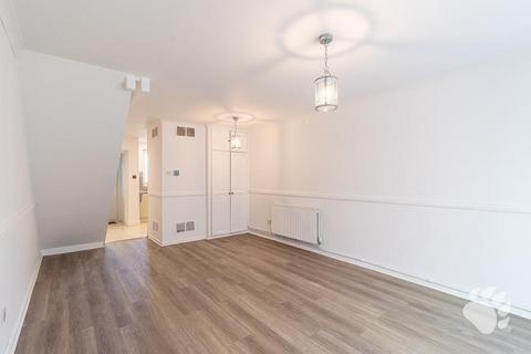3 bedroom terraced house for sale, Latimer Drive, Basildon SS15