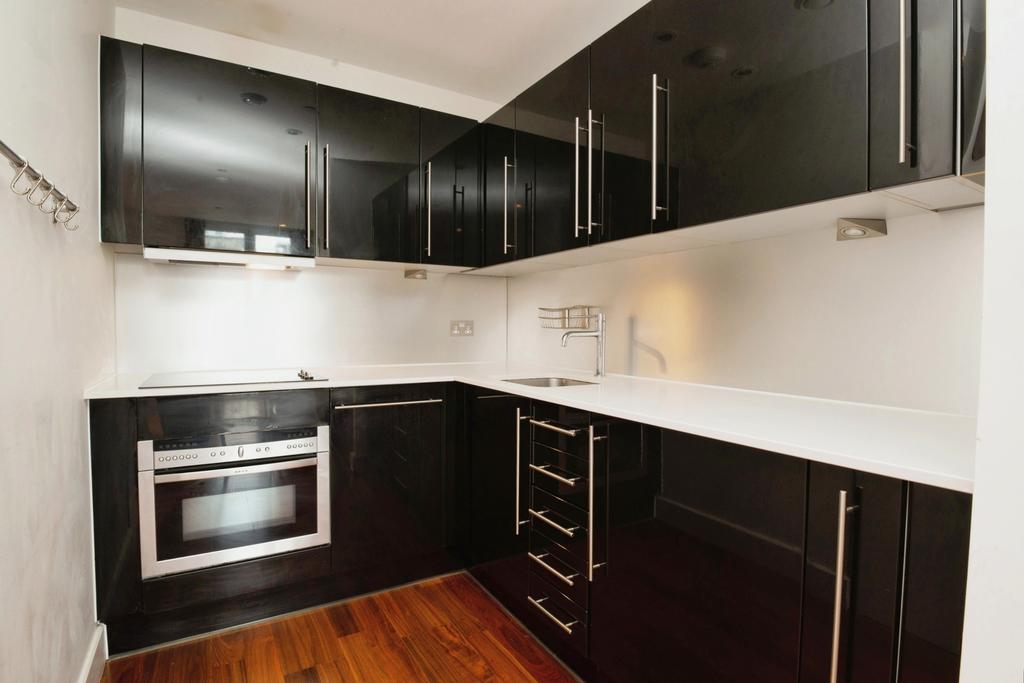 Apartment in Caerdydd - View 4