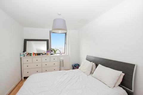2 bedroom flat to rent, Southwold Road, Morton House, E5