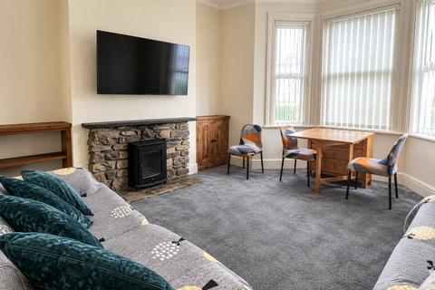 3 bedroom end of terrace house to rent, Furzehill Road, Plymouth PL4