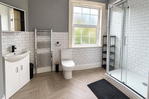 3 bedroom end of terrace house to rent, Furzehill Road, Plymouth PL4