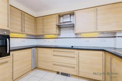 2 bedroom apartment for sale, Hilltree Court, 96 Fenwick Road, Giffnock, G46 6AA